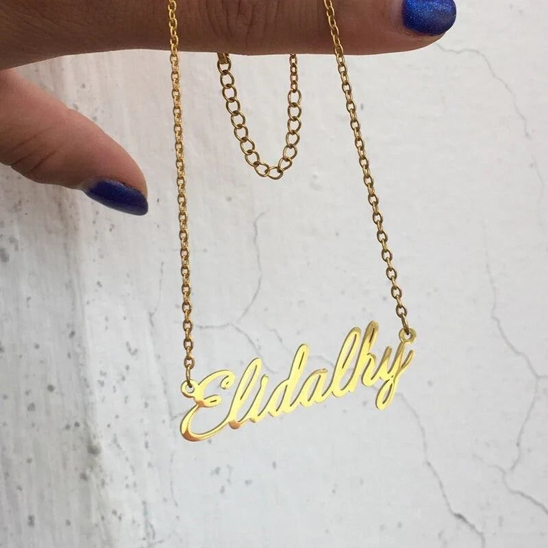 The essential Name Necklace